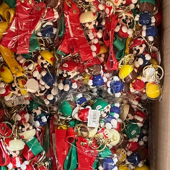 Super Mario Keychain - Picture 3 of 3